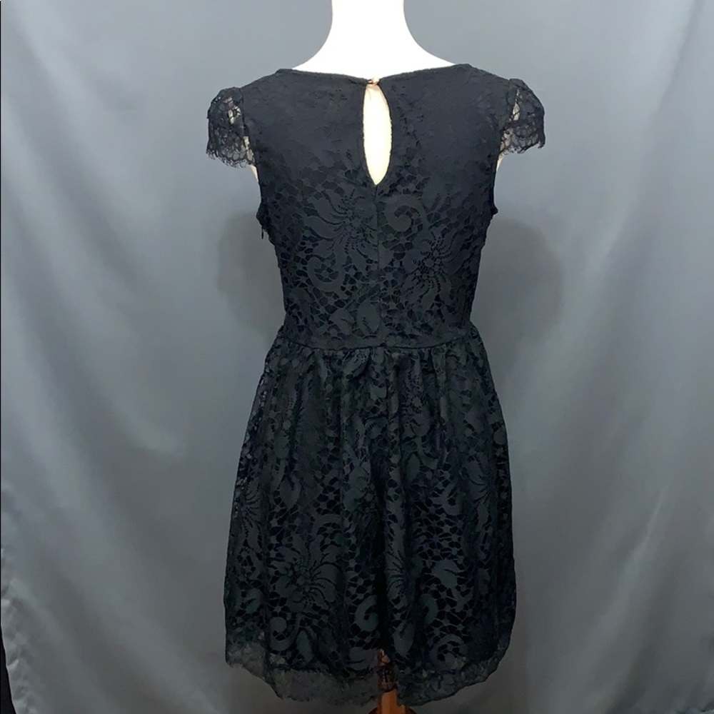 SALE lacy LBD - Picture 5 of 7